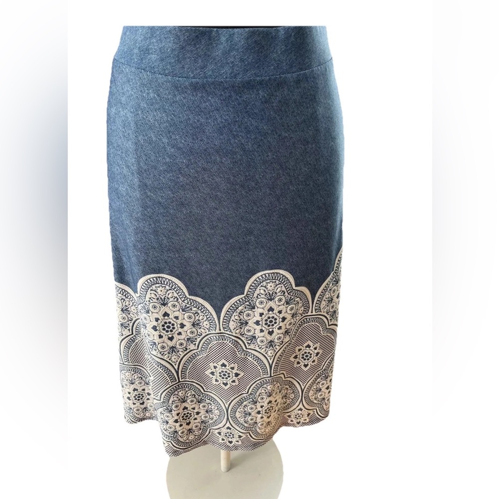 Cato Chambray style A-Line ladies skirt size LG faux lace accent‎ stretch EUC
